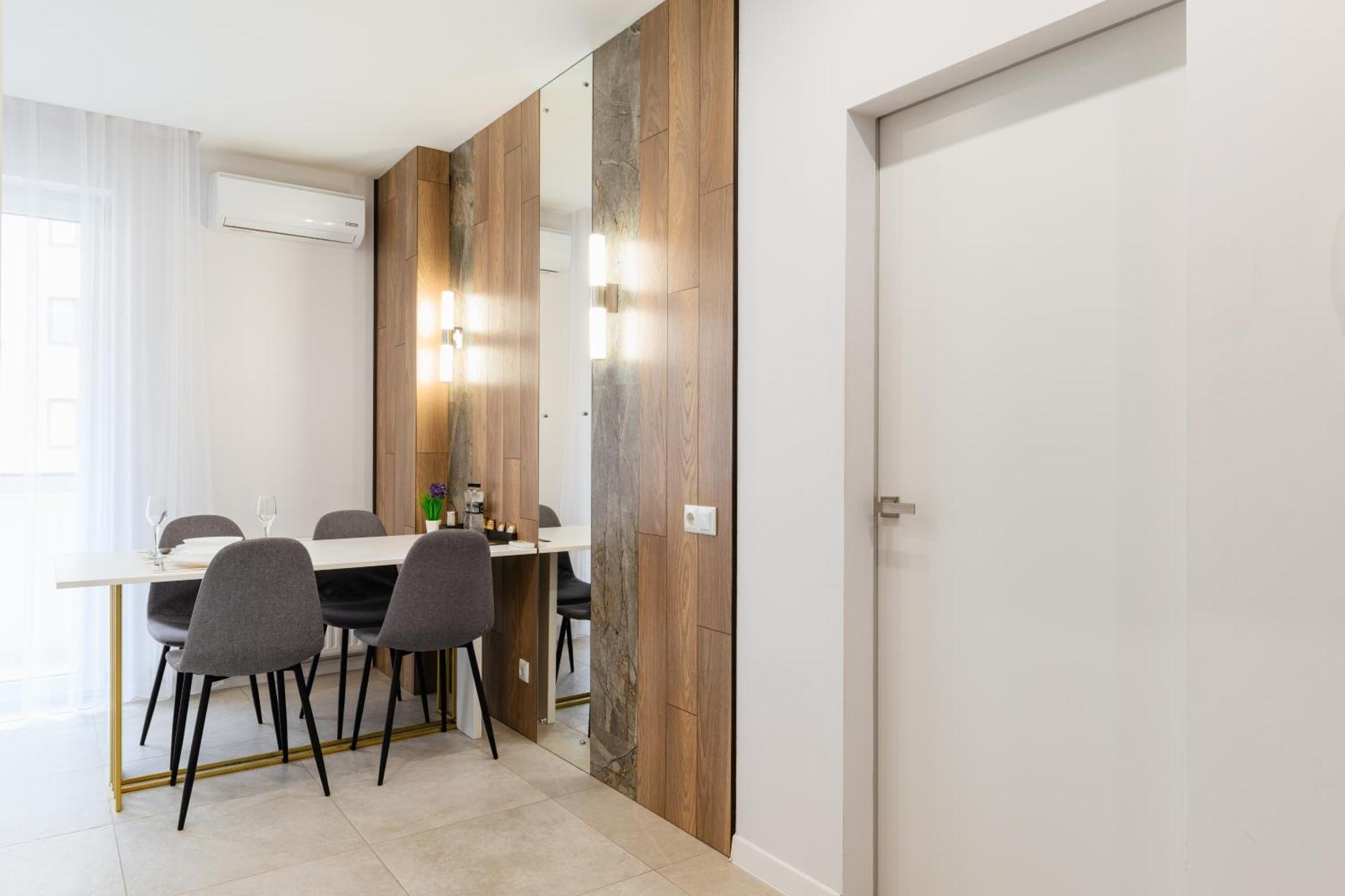 Luxury Apartments “Bozdosh” Uzhhorod Luaran gambar
