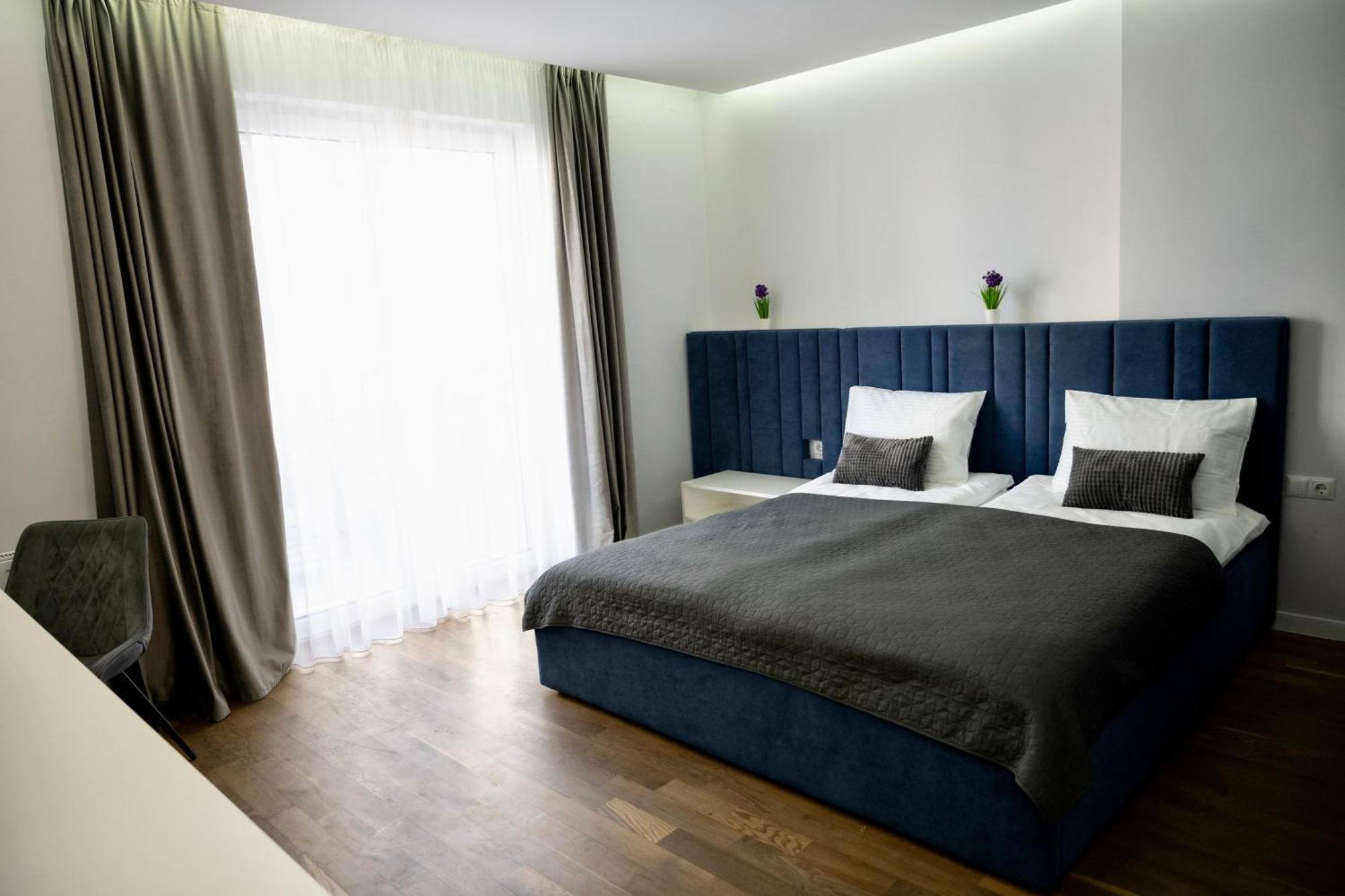 Luxury Apartments “Bozdosh” Uzhhorod Luaran gambar